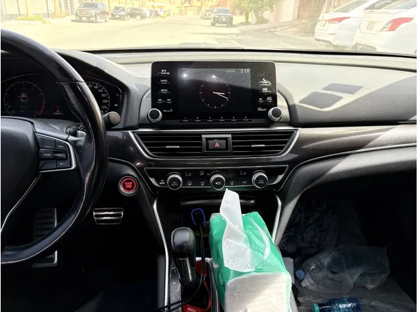 Car image 20