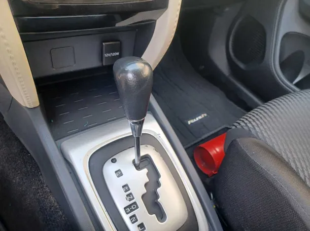 Car image 17