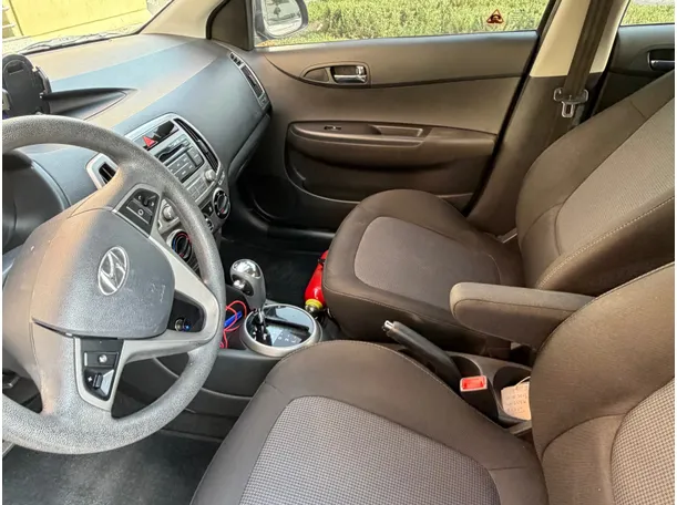 Car image 7