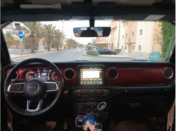 Car image 16