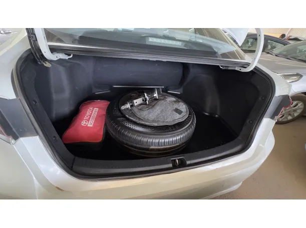 Car image 16