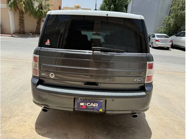 Car image 6