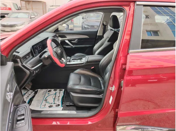 Car image 12