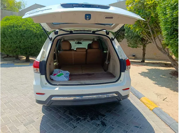 Car image 24