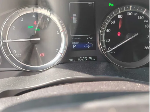 Car image 26