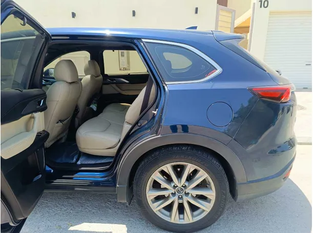 Car image 16