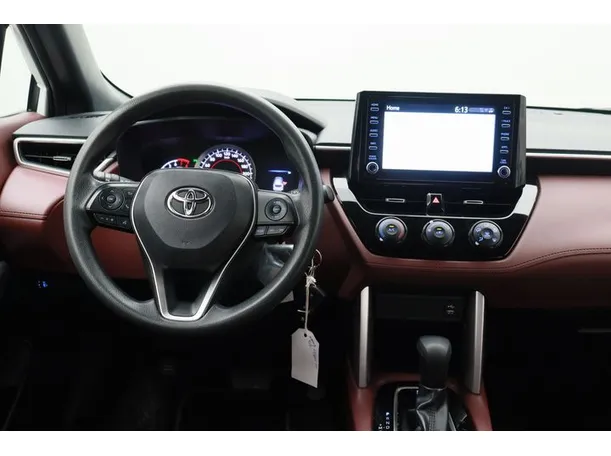 Car image 15