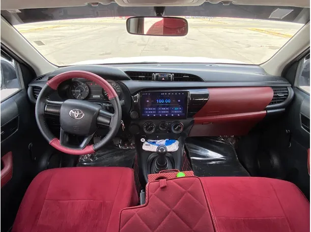 Car image 18
