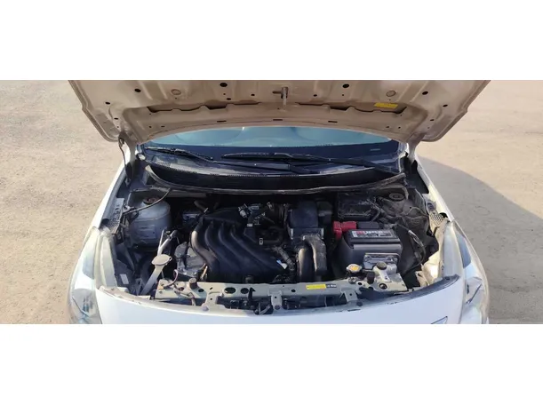 Car image 25