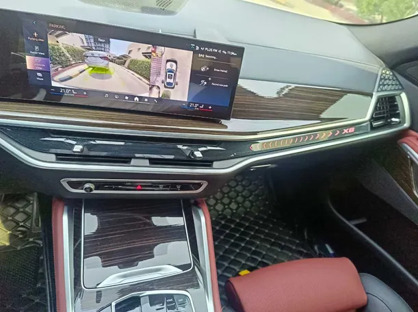 Car image 27