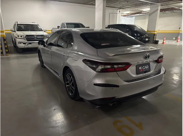 Car image 8