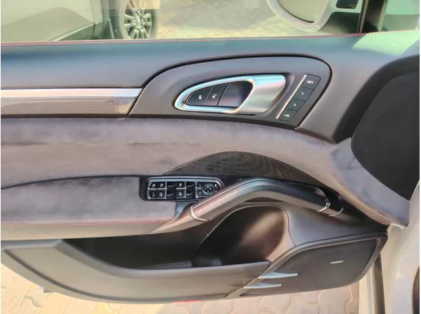 Car image 37