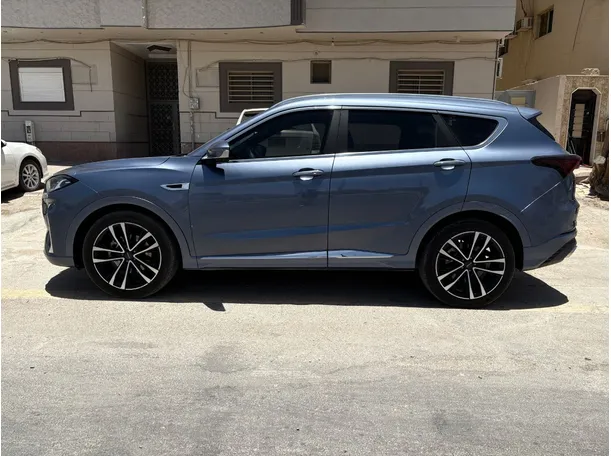 Car image 8