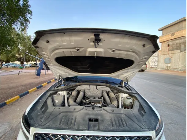 Car image 32