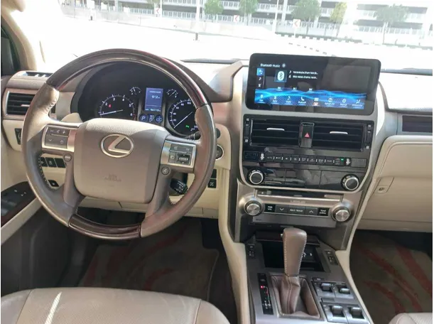 Car image 16