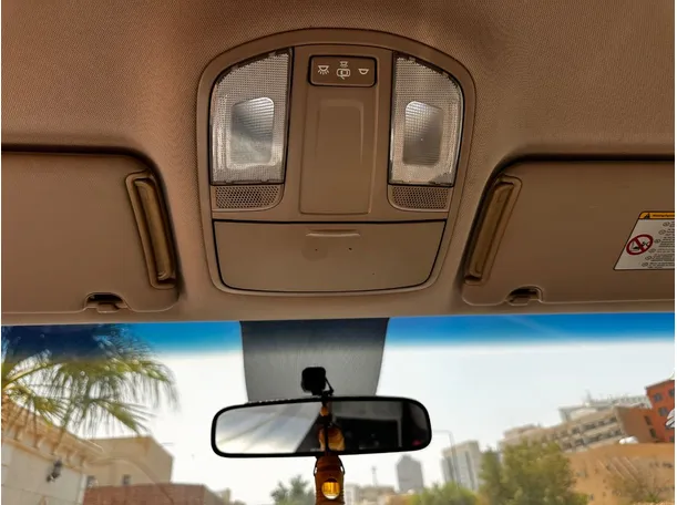 Car image 26