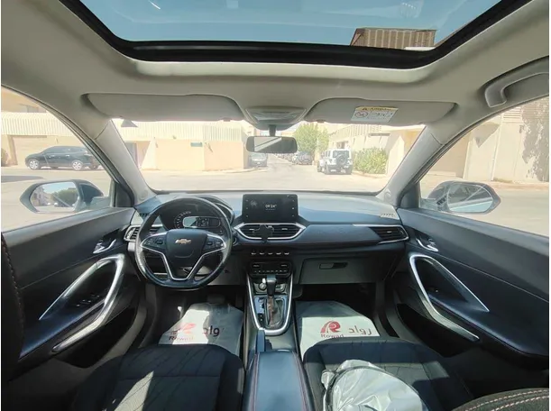 Car image 17
