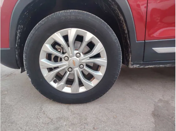 Car image 10