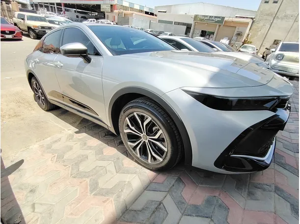 Car image 4