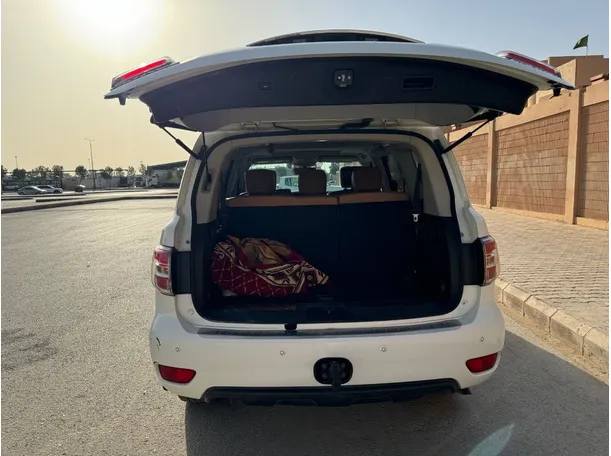 Car image 24