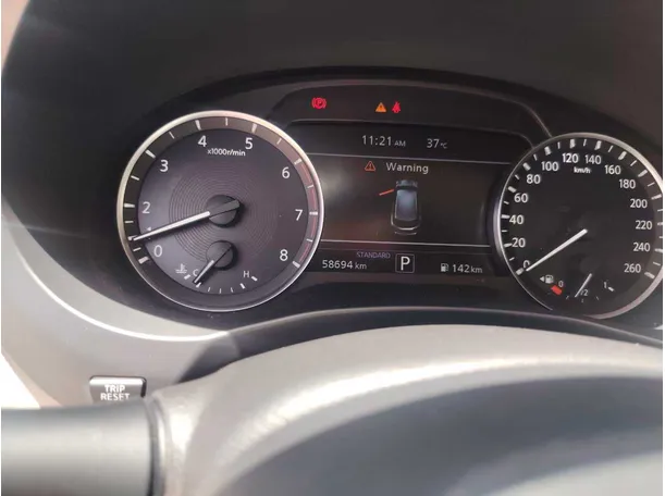 Car image 22