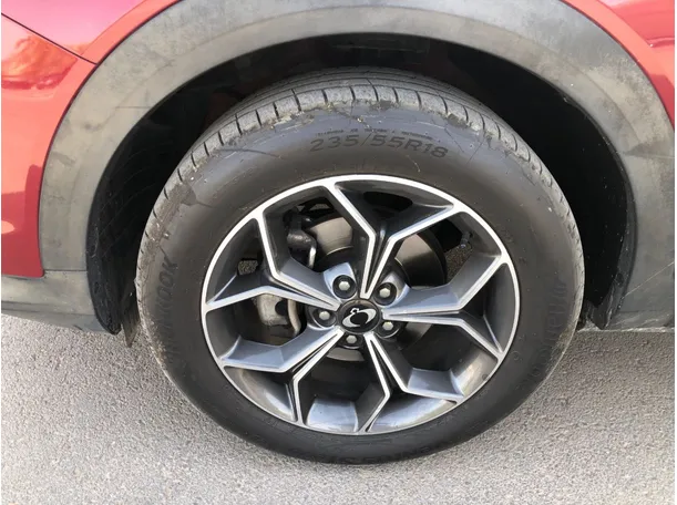 Car image 11
