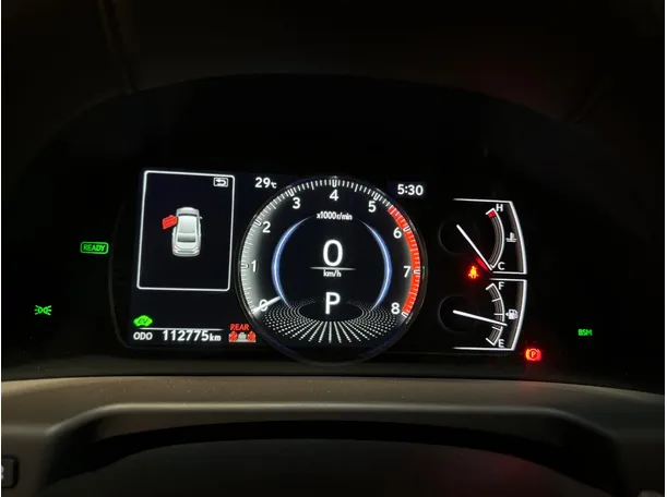 Car image 18