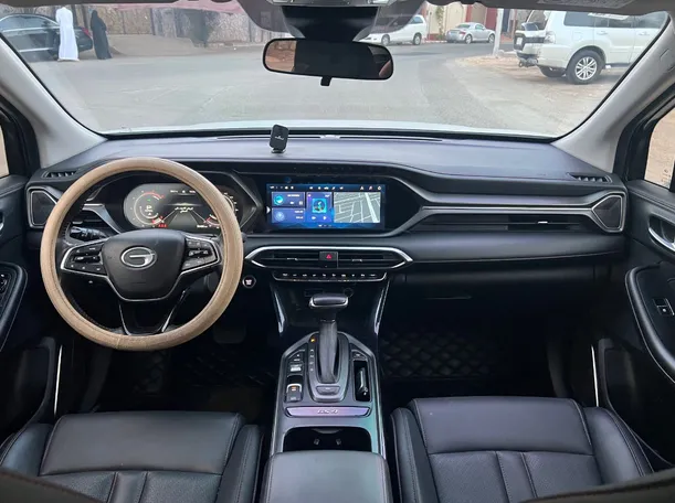 Car image 15