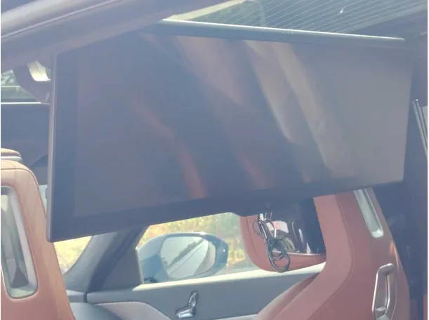 Car image 30