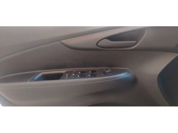 Car image 25