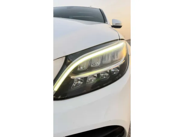 Car image 30