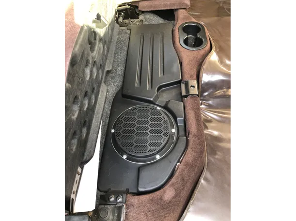 Car image 19