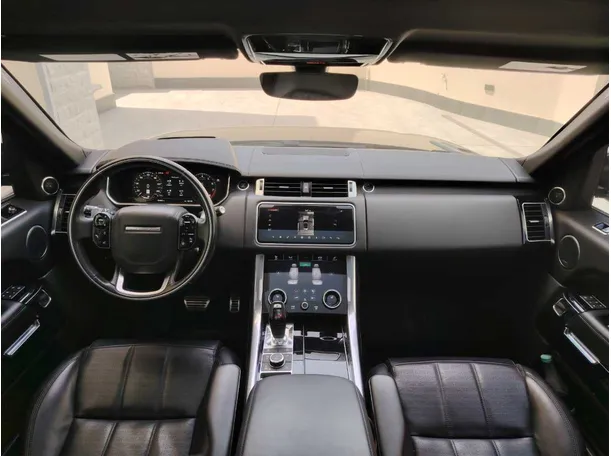 Car image 19