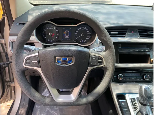 Car image 18