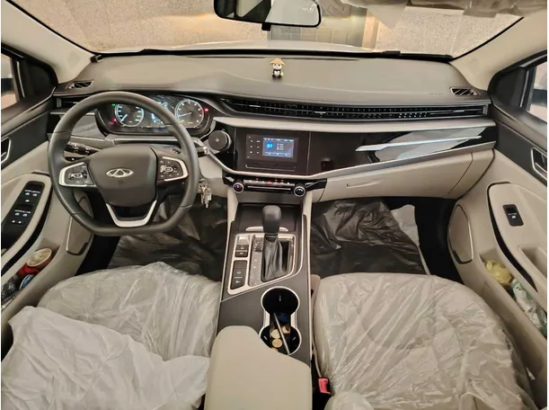 Car image 19