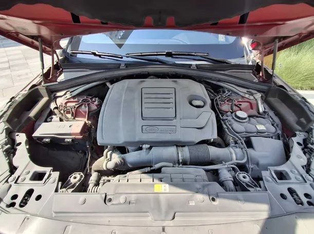 Car image 19