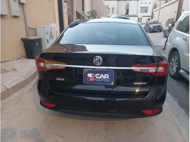 Car image 7