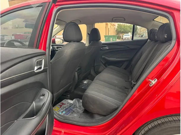 Car image 13