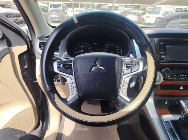 Car image 24