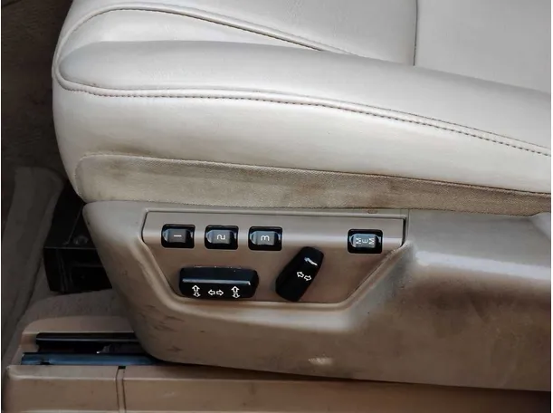 Car image 29