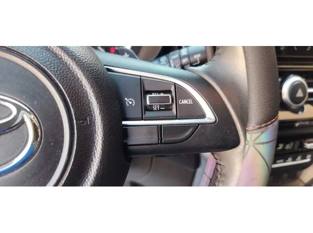 Car image 25