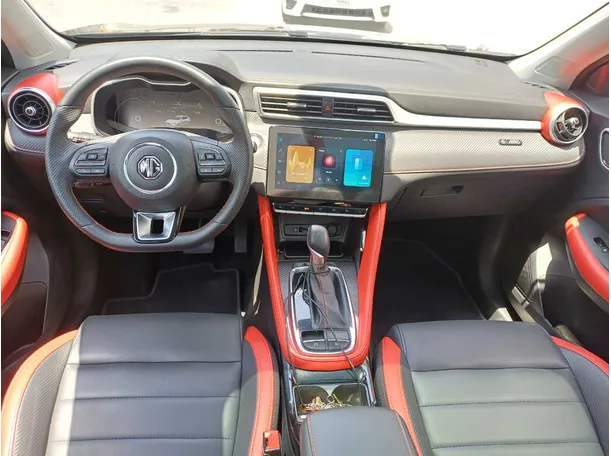 Car image 17