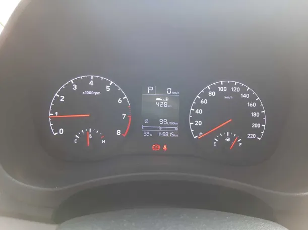 Car image 18