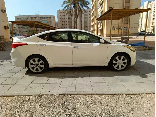 Car image 4