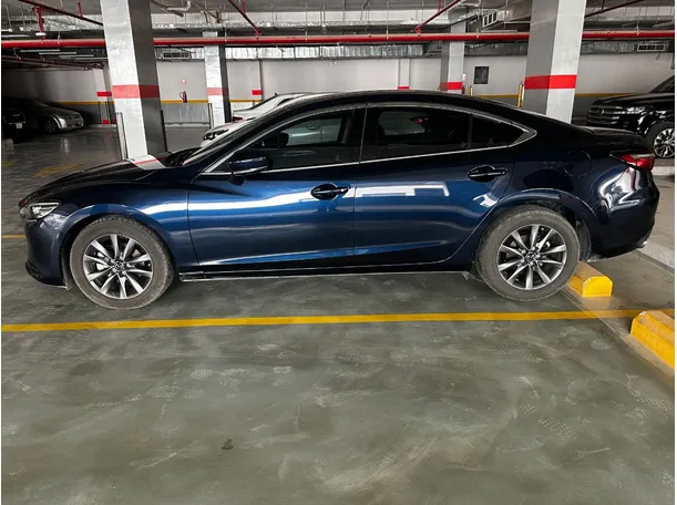 Car image 8