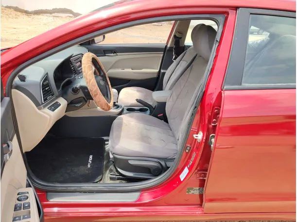 Car image 13