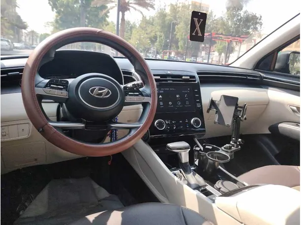 Car image 29