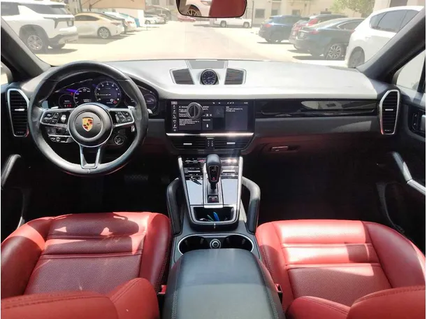 Car image 18