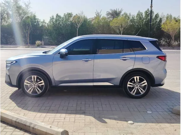 Car image 8