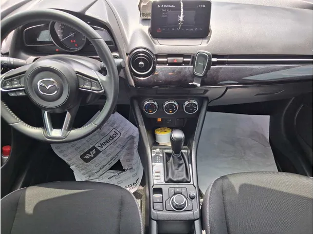 Car image 16